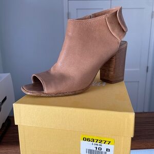 Mimosa Leather Heels